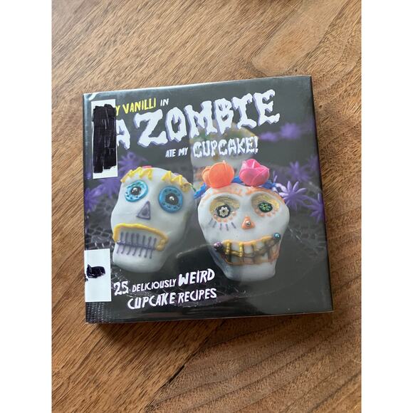 Halloween Decor Baking Book Lot Zombie Pumpkins Parties Better Homes Zombie - Picture 6 of 9